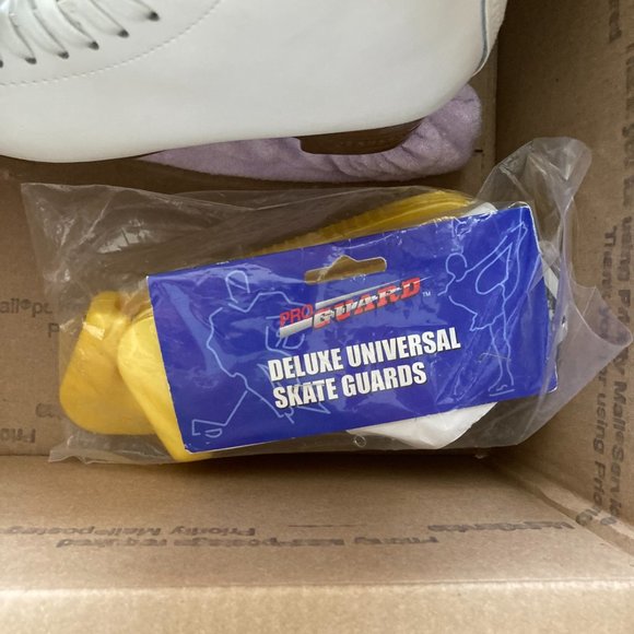 Jackson Artiste Girls Ice Skates Like New Size 3 1/2 C Brand New Skate Guards - Picture 2 of 13